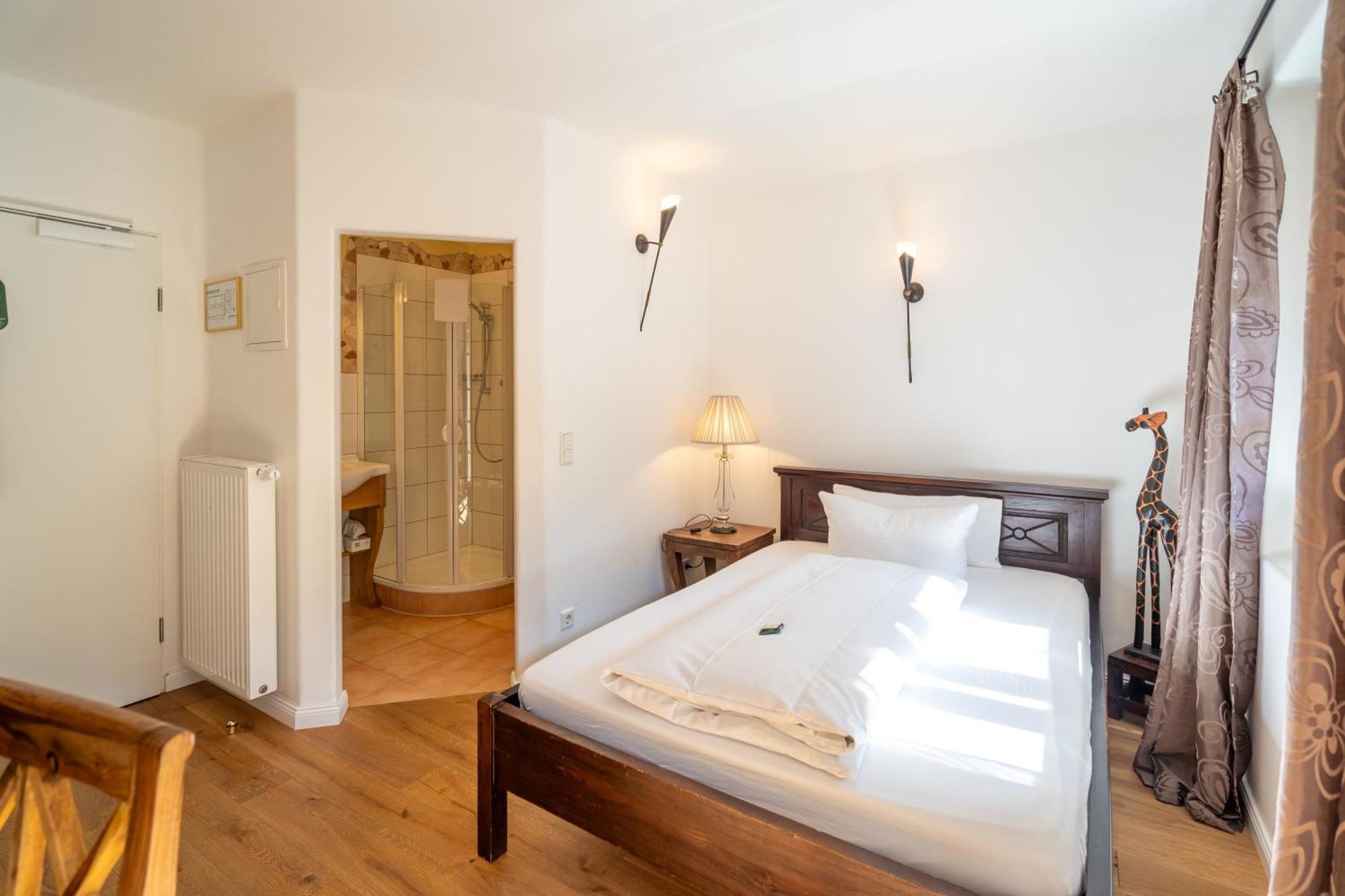 Landhaus Hotel Wolfratshausen Buitenkant foto