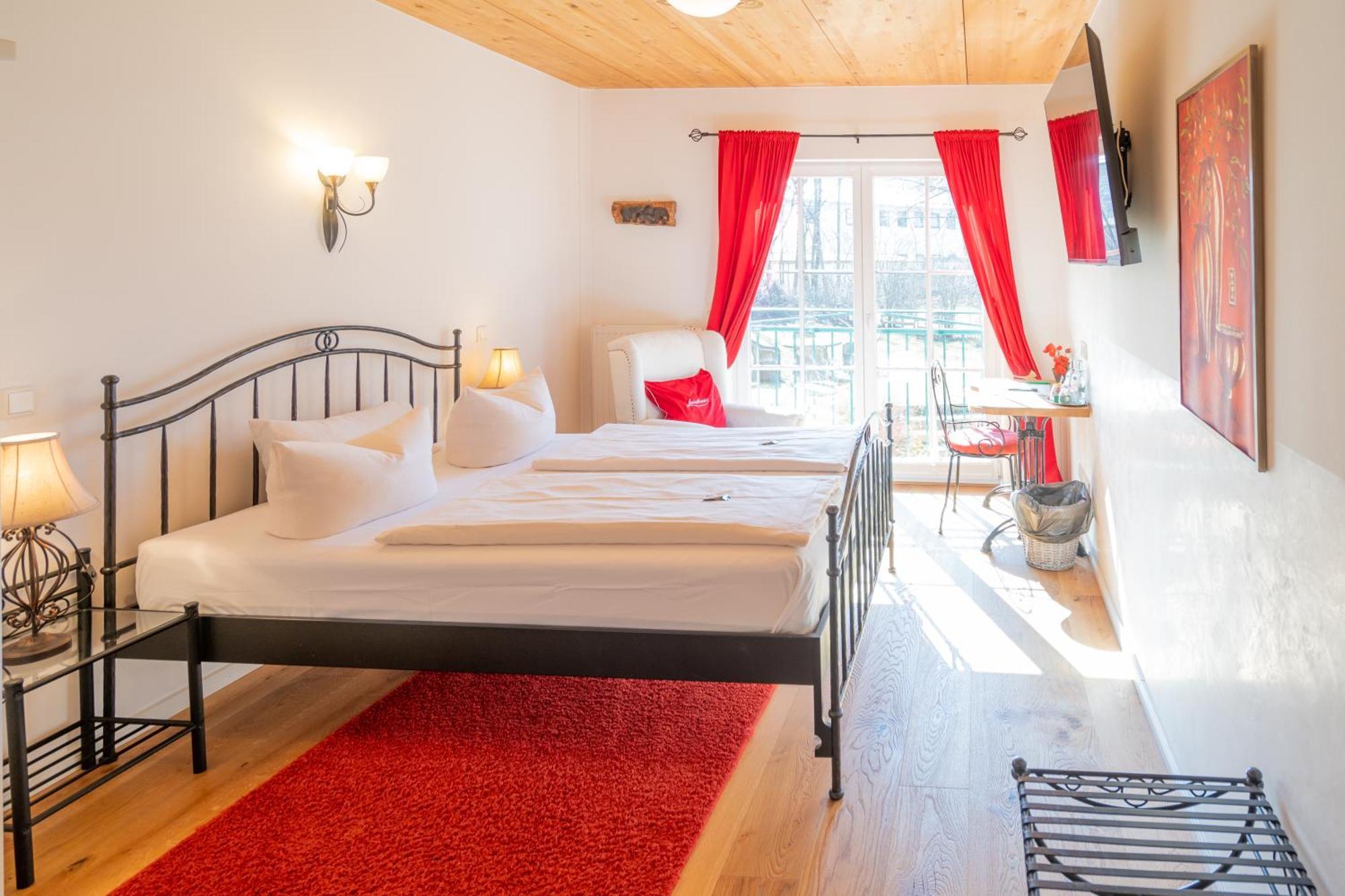 Landhaus Hotel Wolfratshausen Buitenkant foto