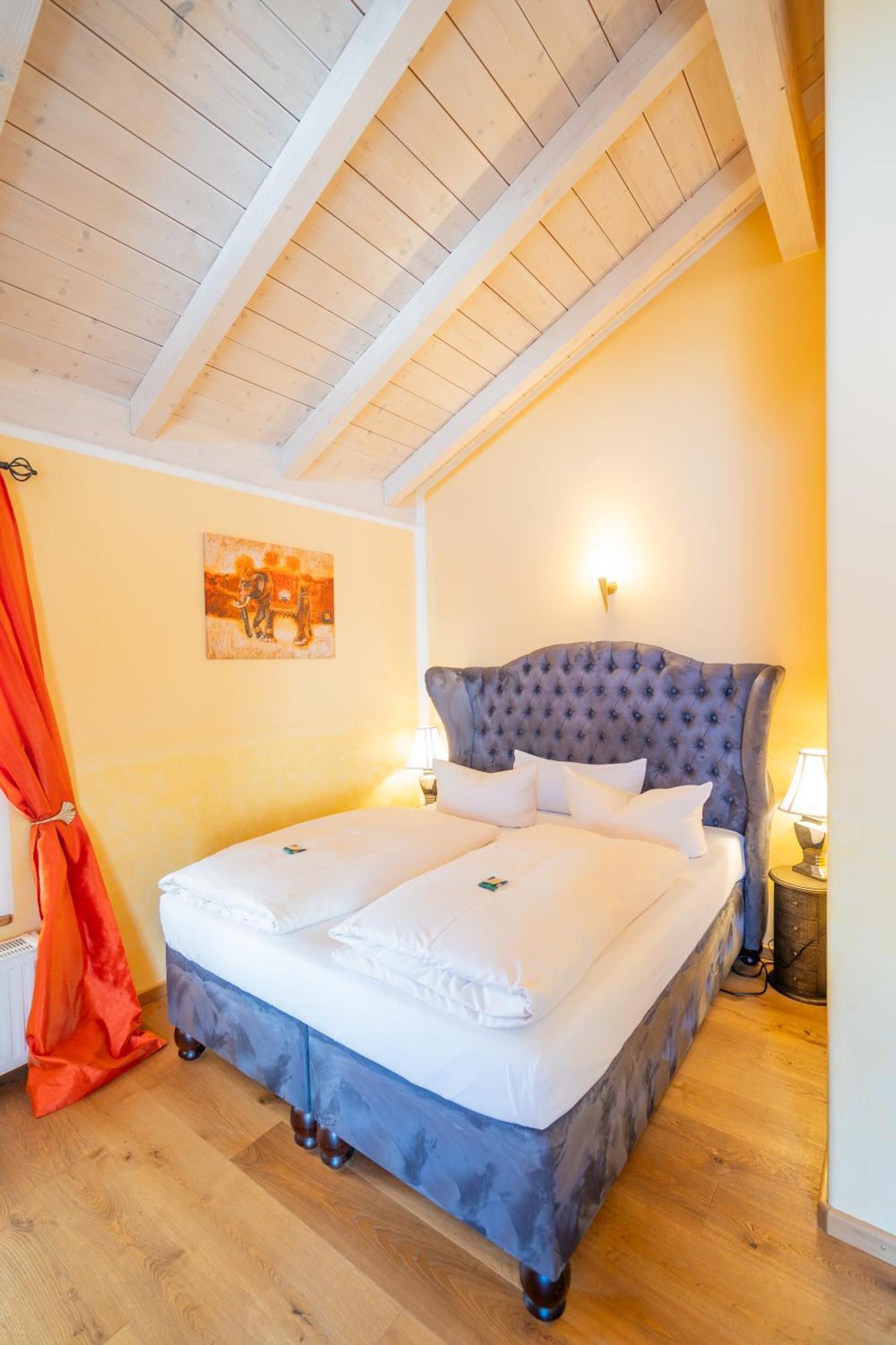 Landhaus Hotel Wolfratshausen Buitenkant foto