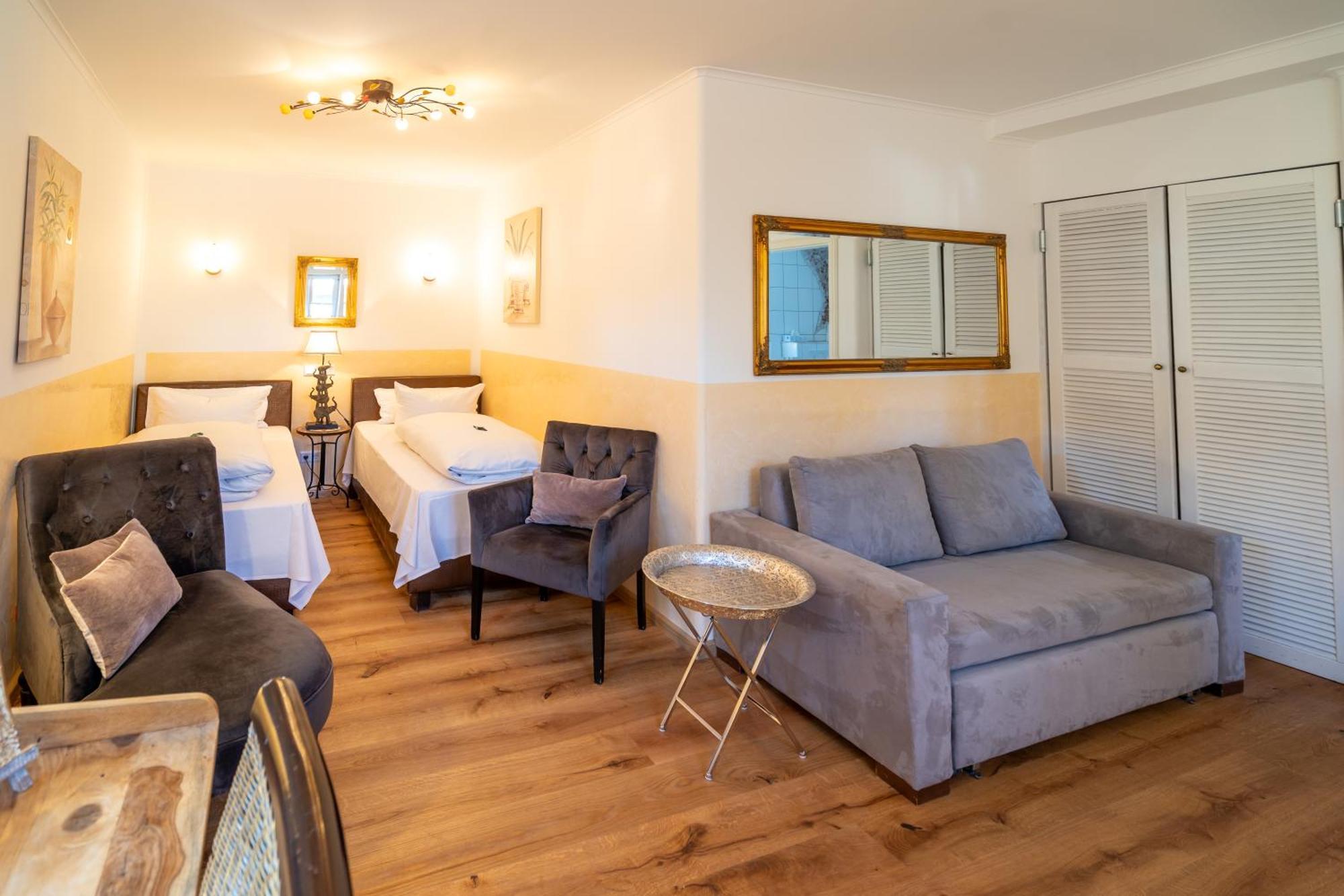 Landhaus Hotel Wolfratshausen Buitenkant foto