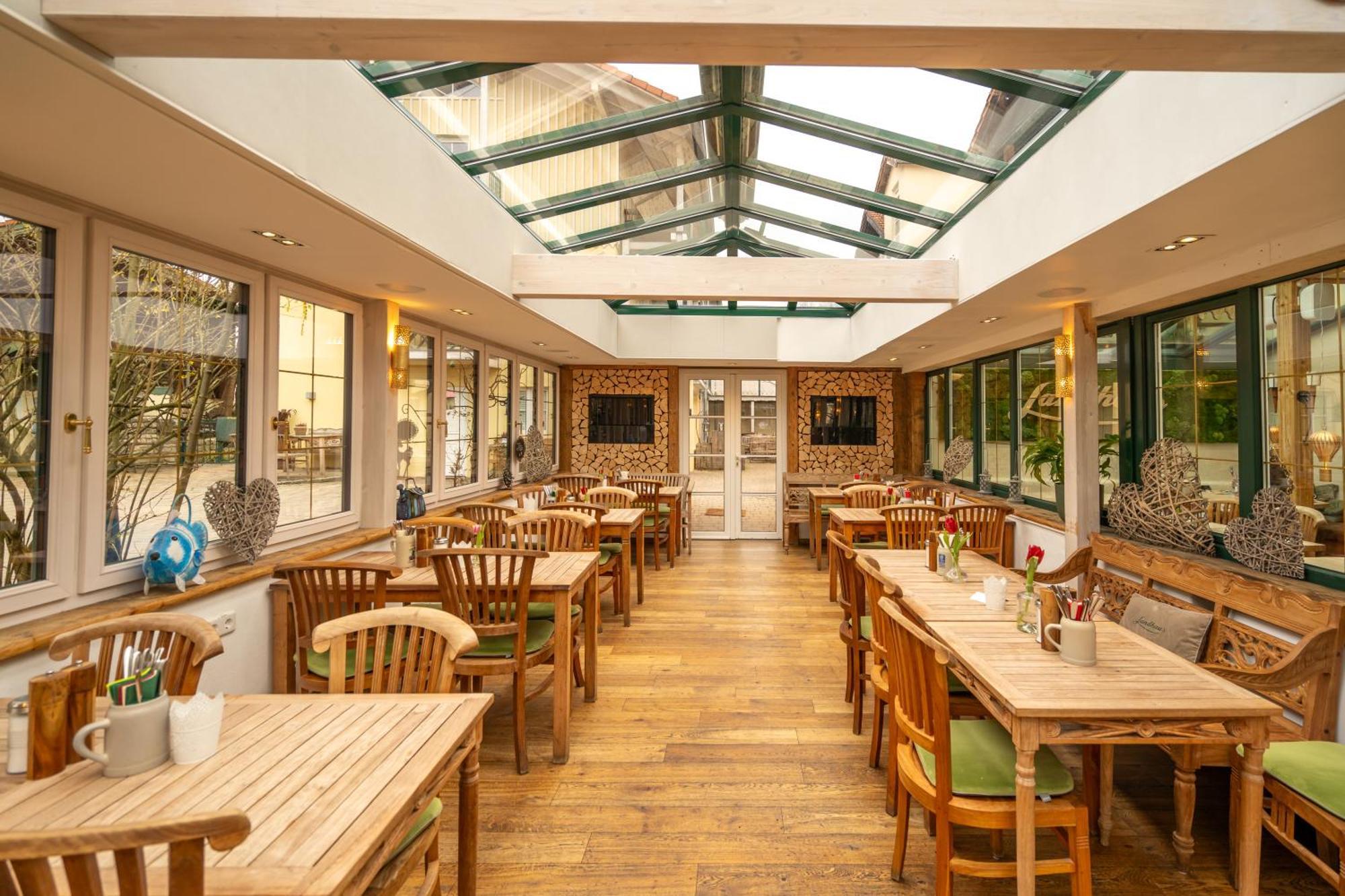 Landhaus Hotel Wolfratshausen Buitenkant foto