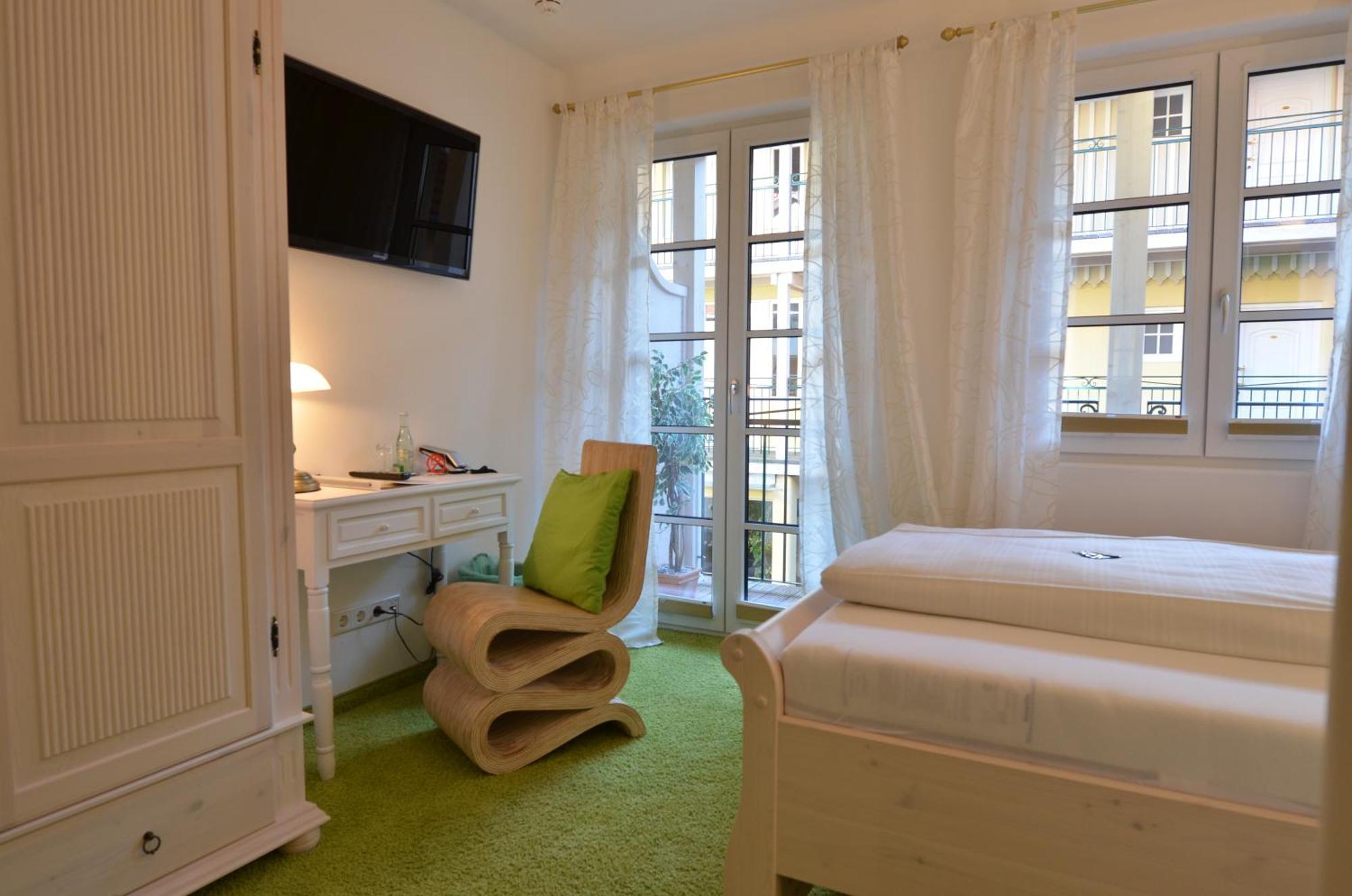 Landhaus Hotel Wolfratshausen Buitenkant foto
