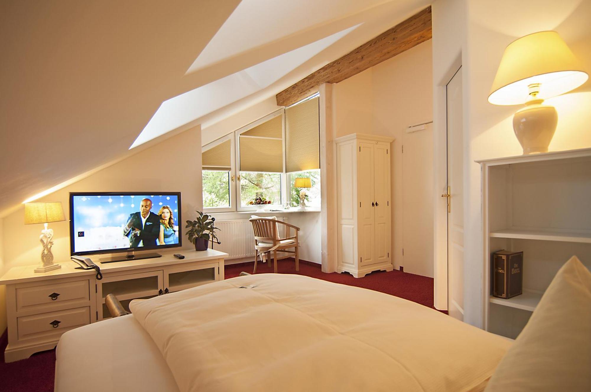 Landhaus Hotel Wolfratshausen Kamer foto